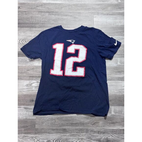 Size Large - Nike New England Patriots #12 Tom Brady T-shirt - Picture 1 of 3